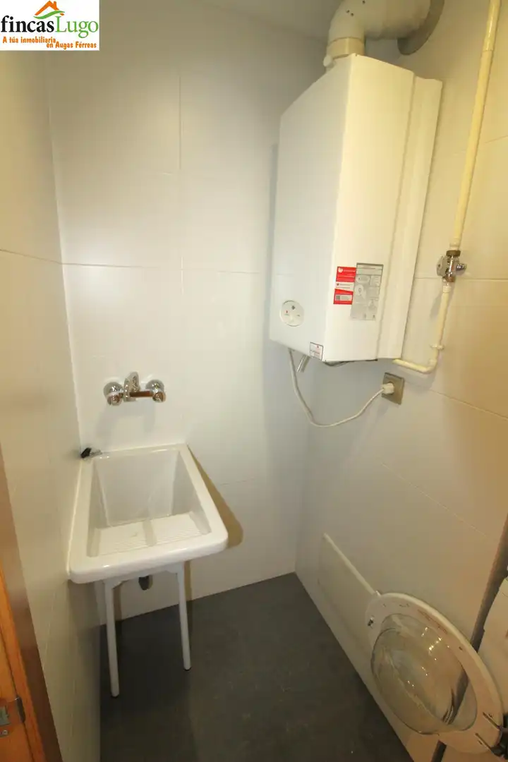 Bathroom of Flat for rent in Lugo  with Heating and Furnished