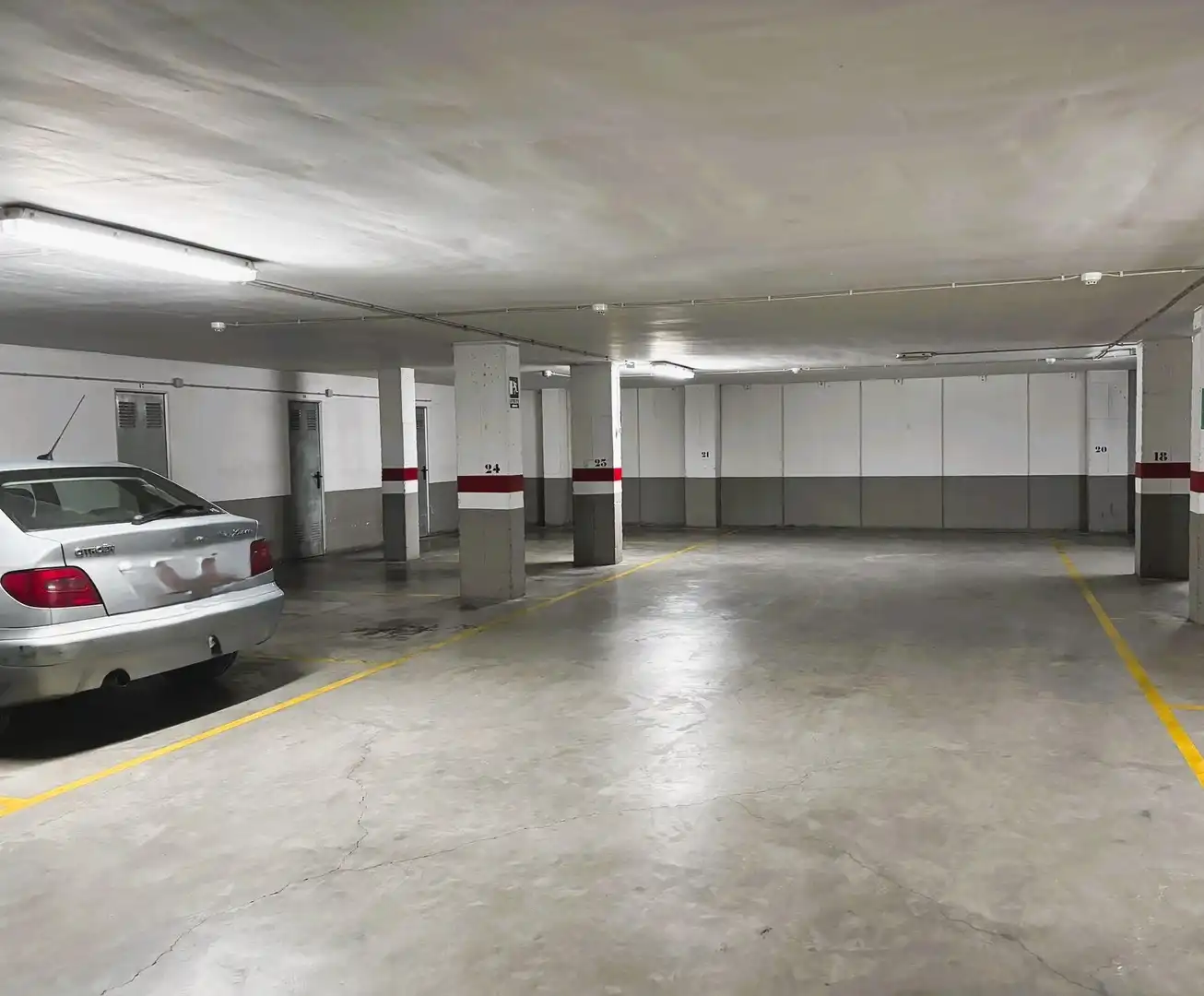 Parkplatz von Garage zur Miete in Requena