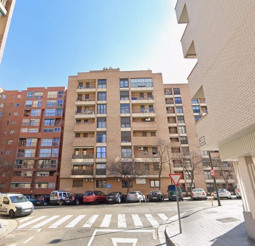 Vista exterior de Traster de lloguer en  Zaragoza Capital