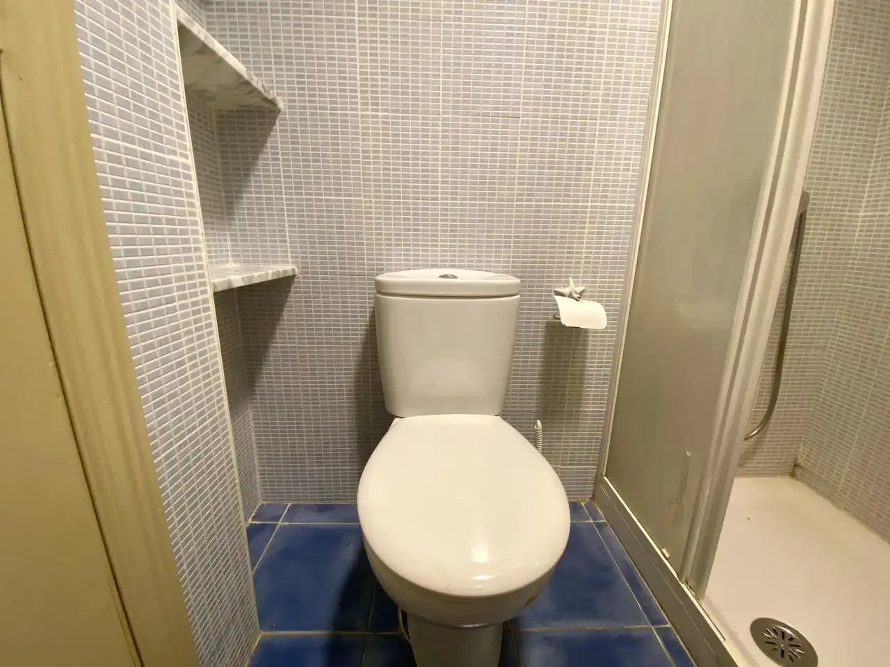 Badezimmer von Wohnung zur Miete in Valencia mit Möbliert