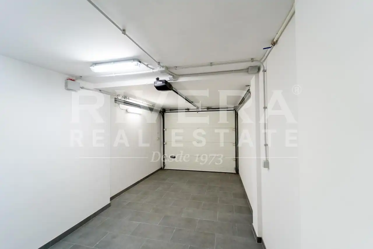 Casa adosada en venta en Vigo  con Calefacción y Jardín privado