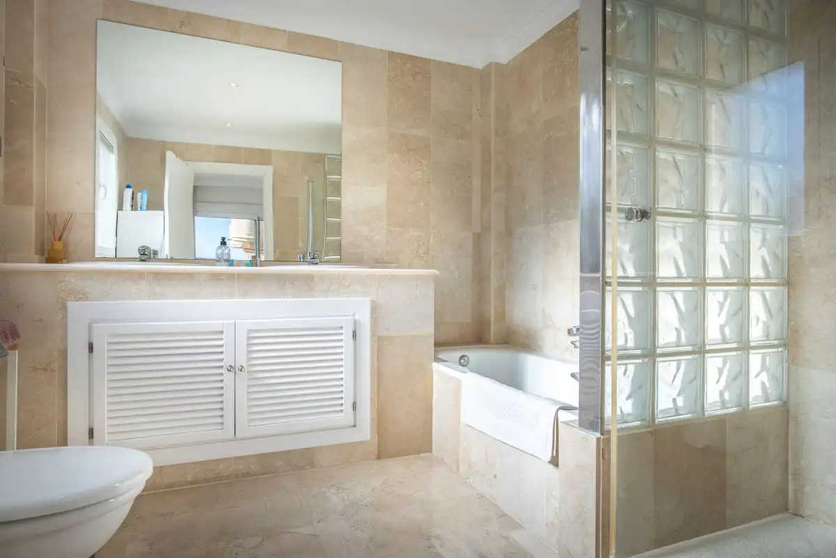 Apartament amb piscina en venda a Nueva Andalucía, imagen 7