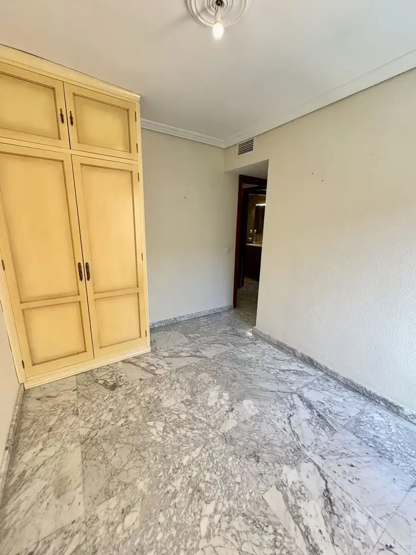 Flat for sale in Sevilla  with Air Conditioner, Heating and Terrace