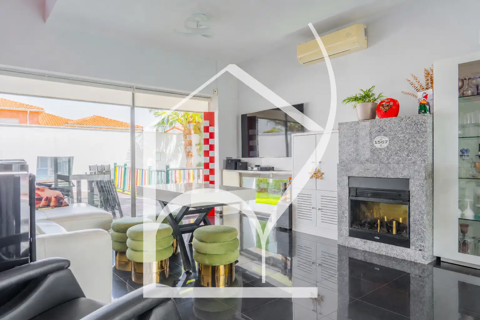 Sala de estar de Casa o chalet en venta en Villamayor con Aire acondicionado, Calefacción y Jardín privado