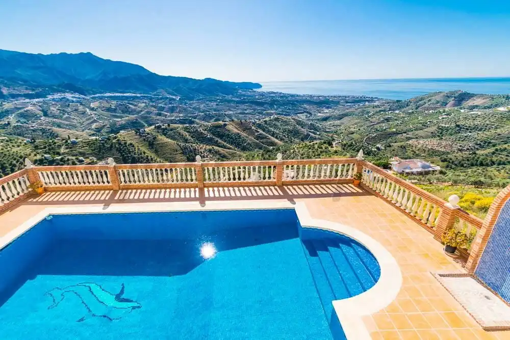 Casa con piscina in vendita a Torrox Pueblo