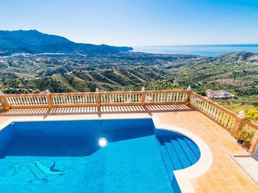 Casa con piscina in vendita a Torrox Pueblo