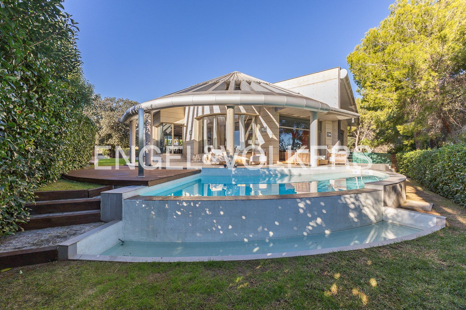 Vista exterior de Casa o xalet en venda en Bétera amb Aire condicionat, Calefacció i Jardí privat