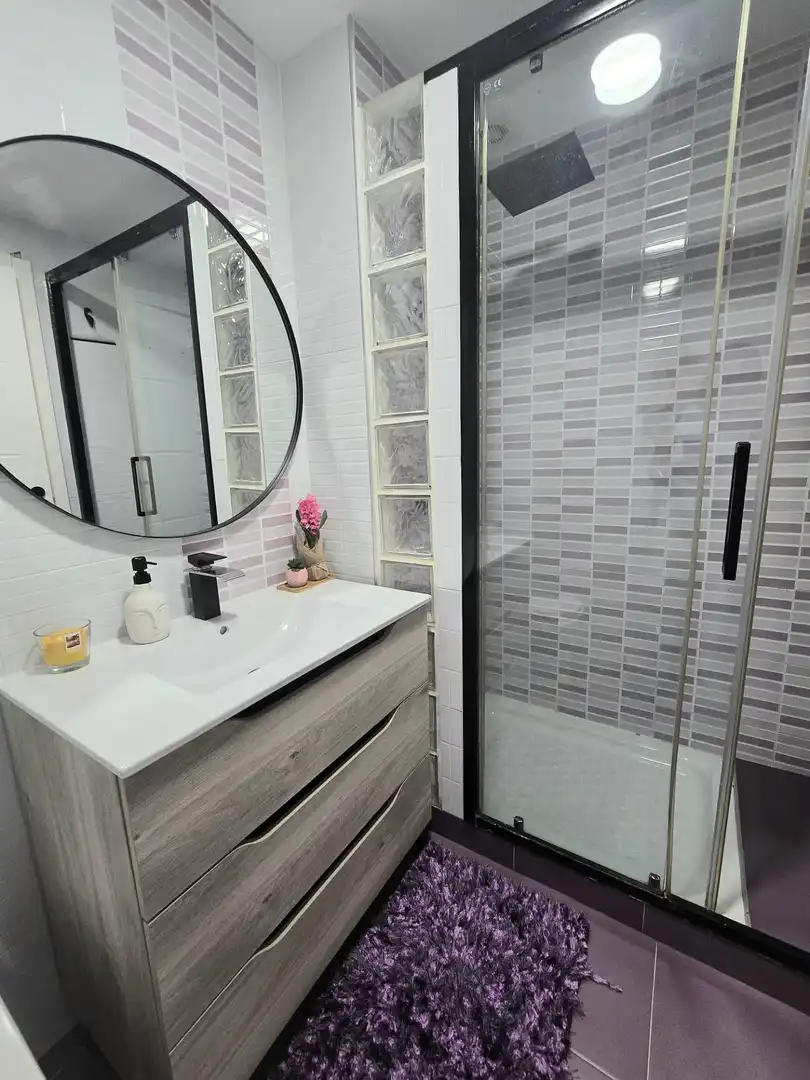 Bathroom of Flat for sale in Málaga  with Air Conditioner, Terrace and Storage room