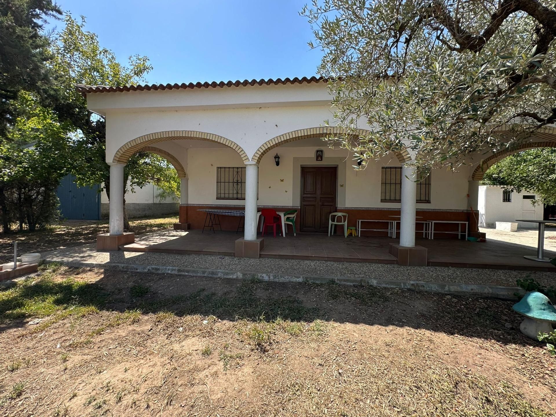 Vista exterior de Casa o chalet en venta en Utrera