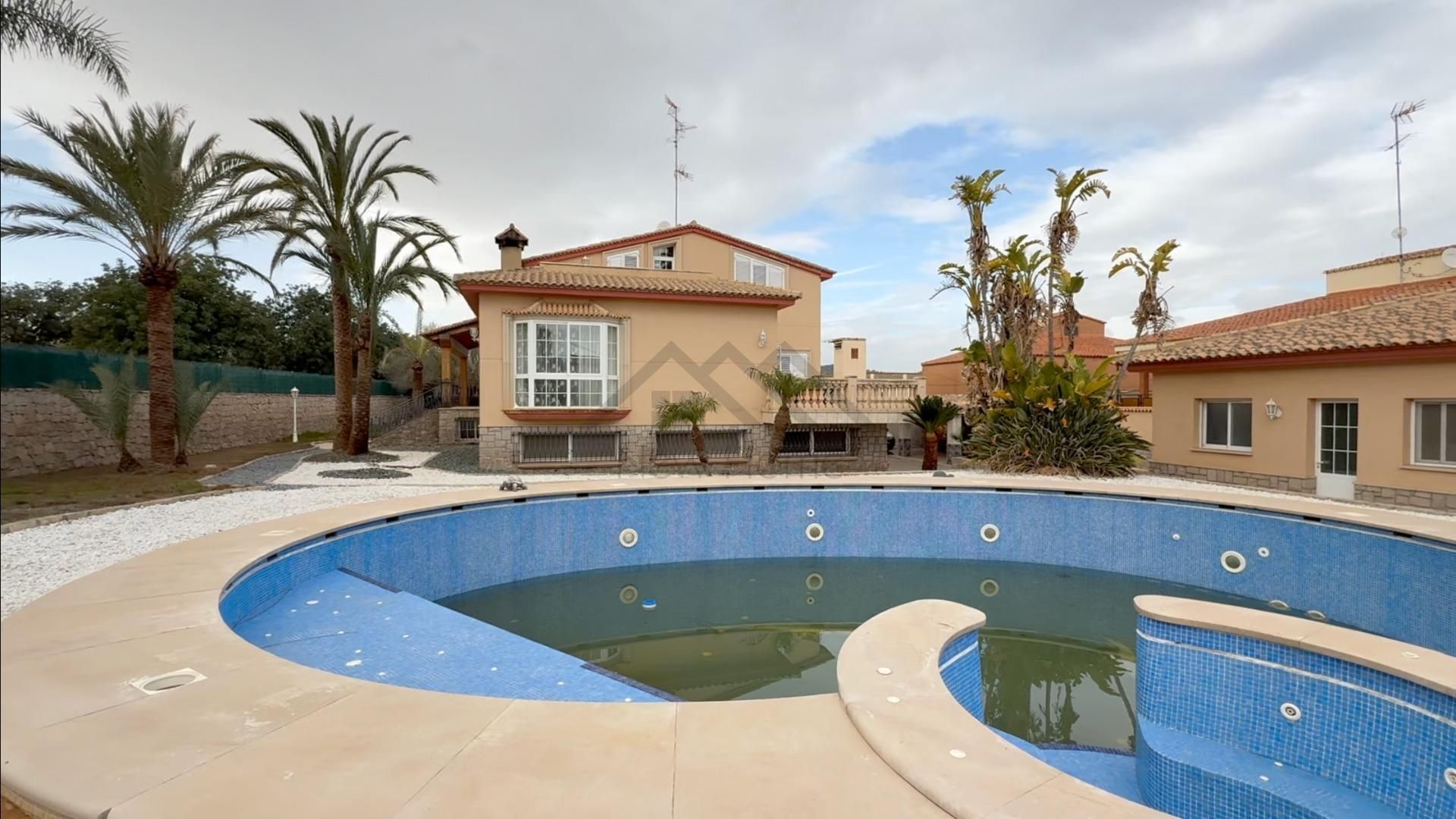 Swimming pool of House or chalet for sale in Benaguasil  with Air Conditioner, Heating and Private garden