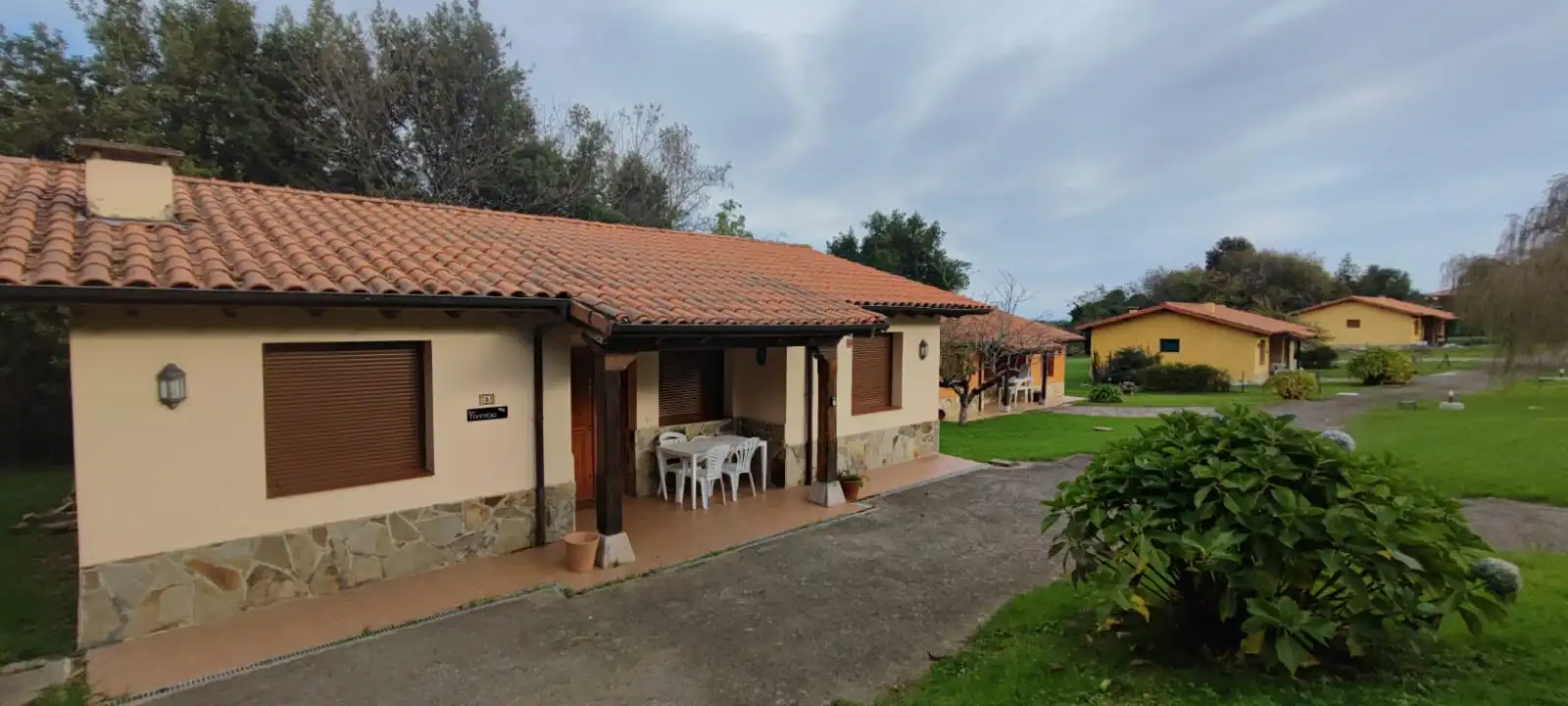 Außenansicht von Country house zum Verkauf in Llanes mit Heizung, Privatgarten und Terrasse