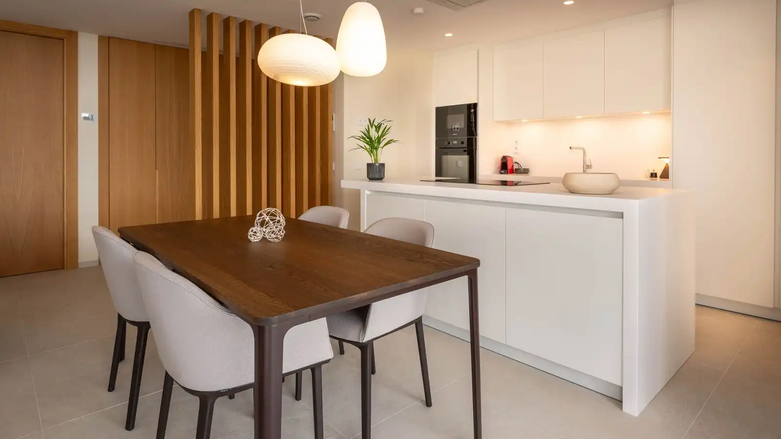 Küche von Wohnung zum Verkauf in Benahavís mit Terrasse, Abstellraum und Möbliert