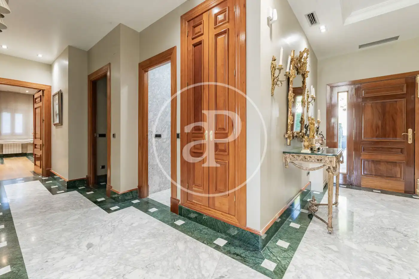 Houses for sale in Madrid  with Air Conditioner, Heating and Private garden