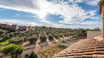 Jardí de Casa adosada en venda en Navalcarnero amb Aire condicionat, Terrassa i Balcó