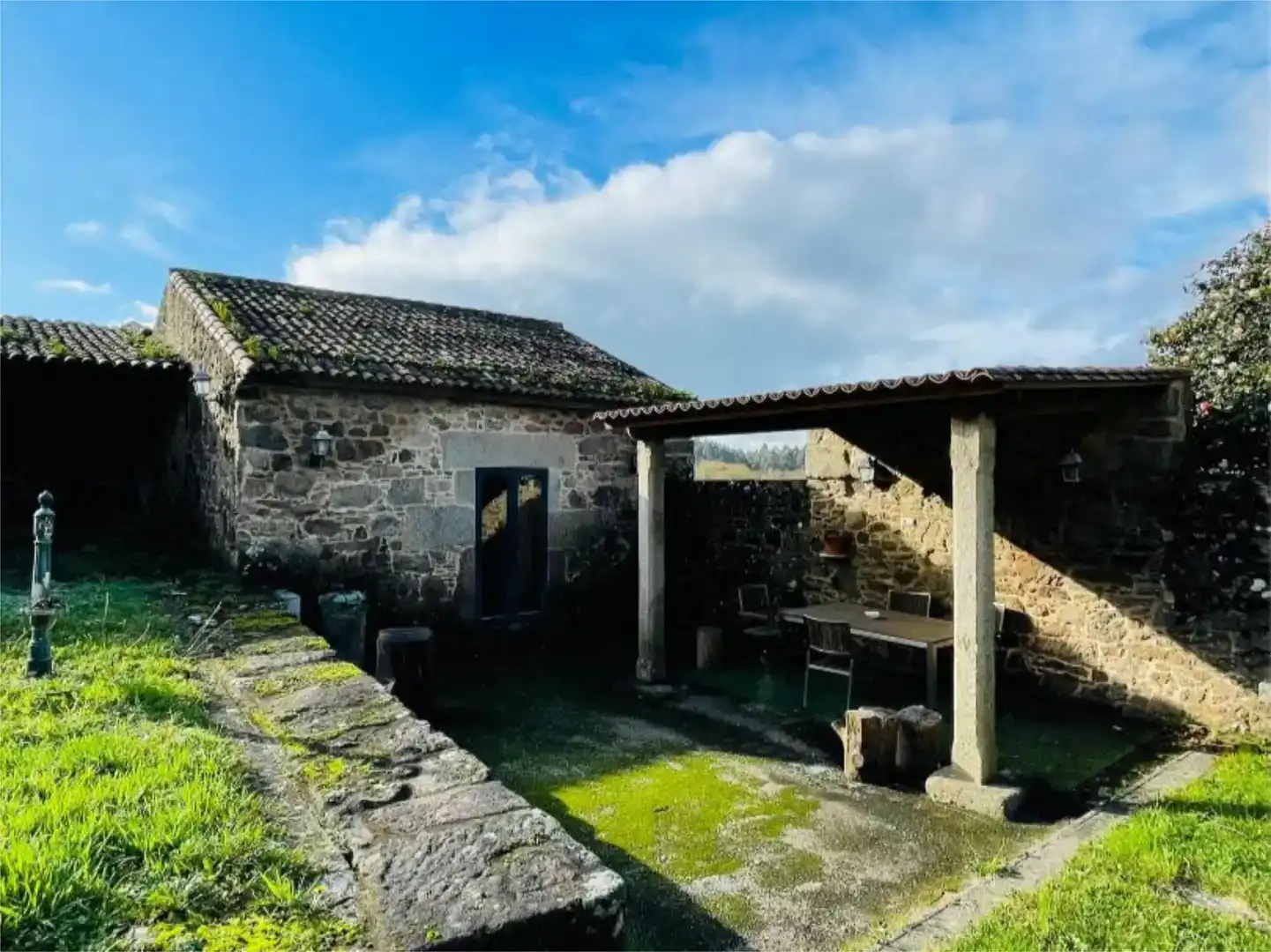 Terrassa de Casa o xalet en venda en Meis amb Jardí privat, Piscina i Moblat