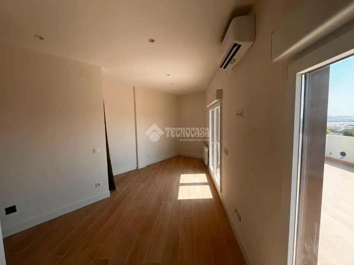 Habitación de Piso en venta en Madrid con Aire acondicionado y Terraza