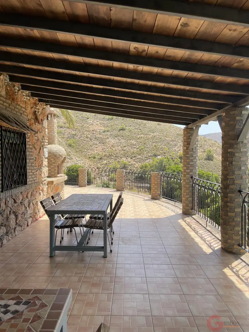 Country homes for sale in Lobres