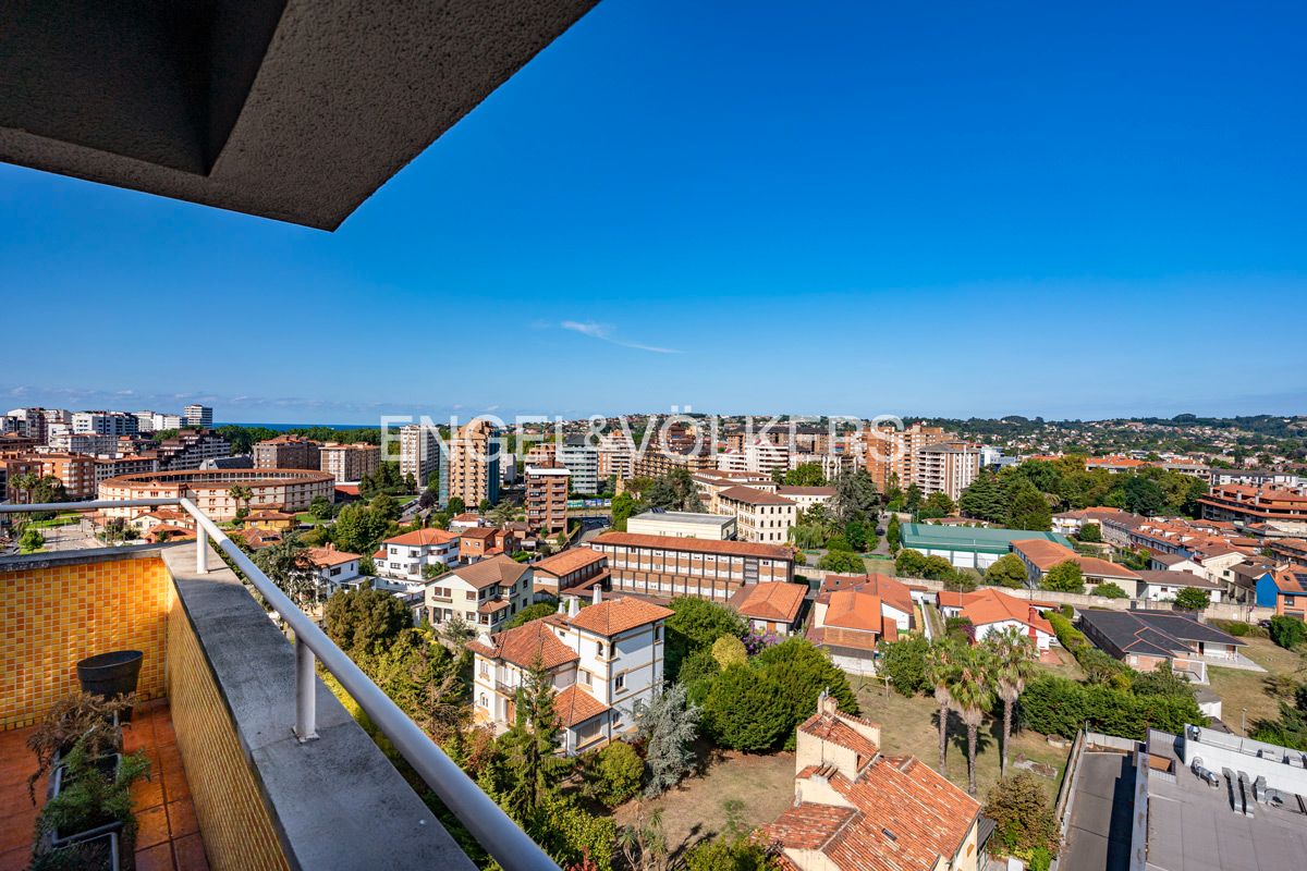 Exterior view of Attic for sale in Gijón   with Heating, Parquet flooring and Terrace