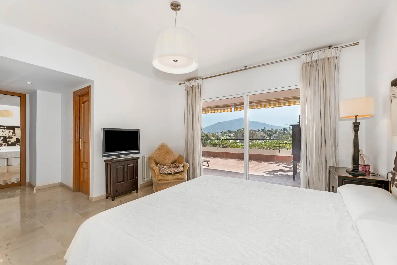 Habitación de Ático en venta en Marbella con Aire acondicionado, Calefacción y Terraza