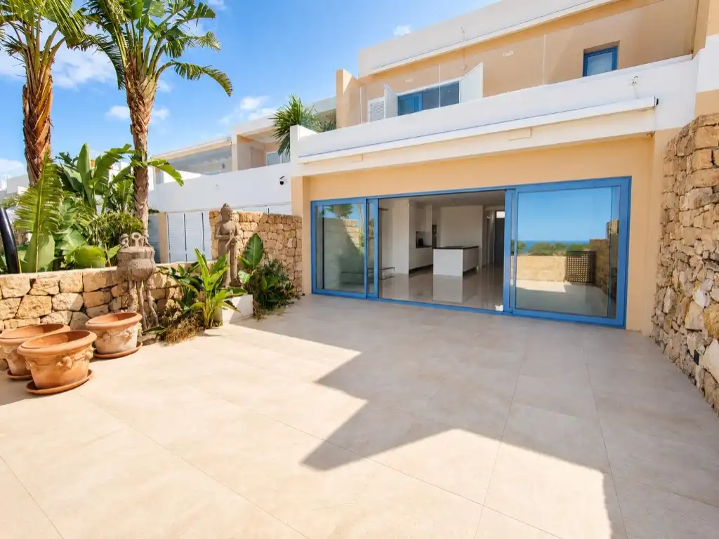 Adossat amb terrassa en venda a Cala Vedella-Cala Tarida