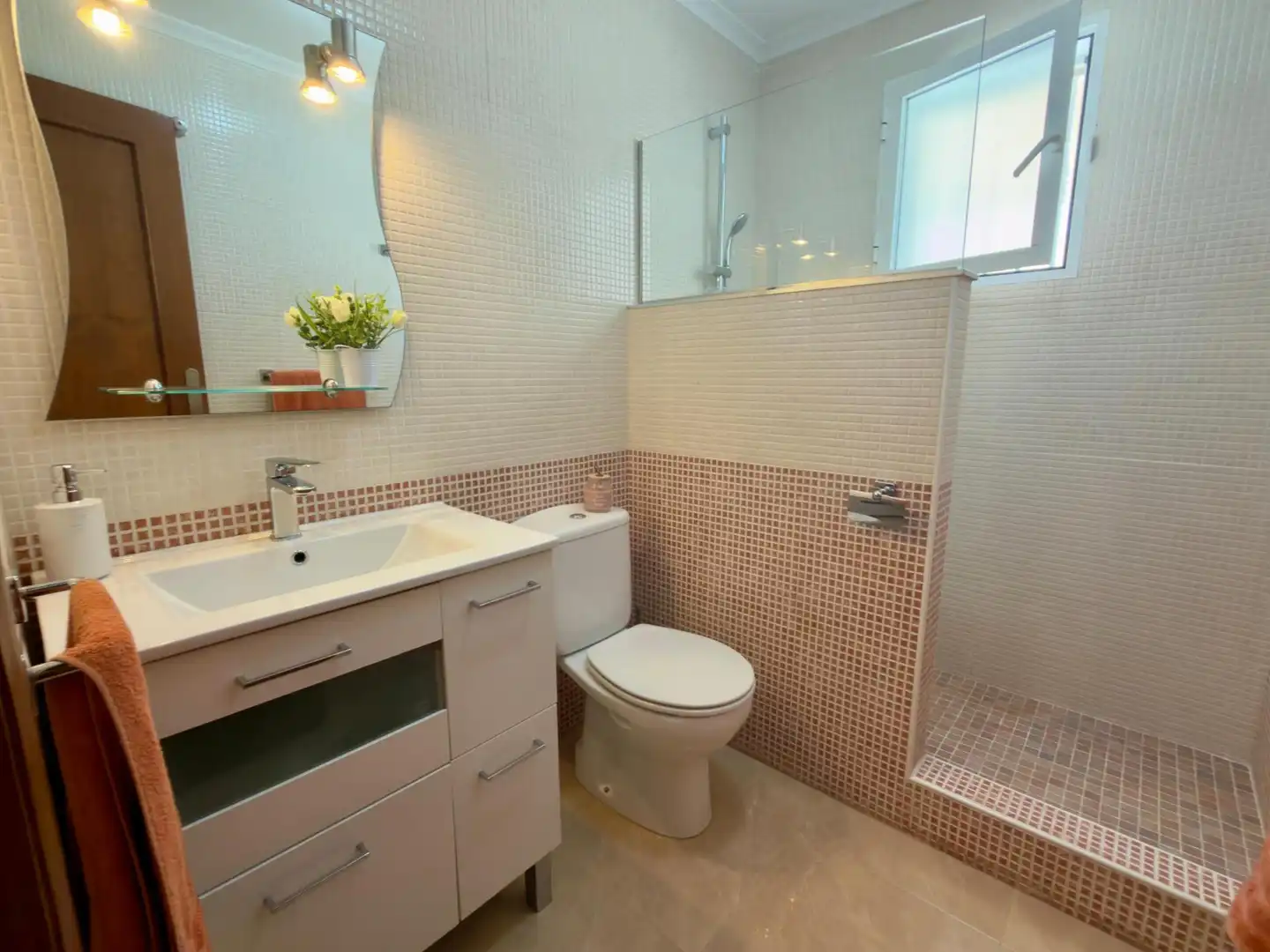 Baño de Casa adosada en venta en Rojales con Aire acondicionado, Terraza y Amueblado