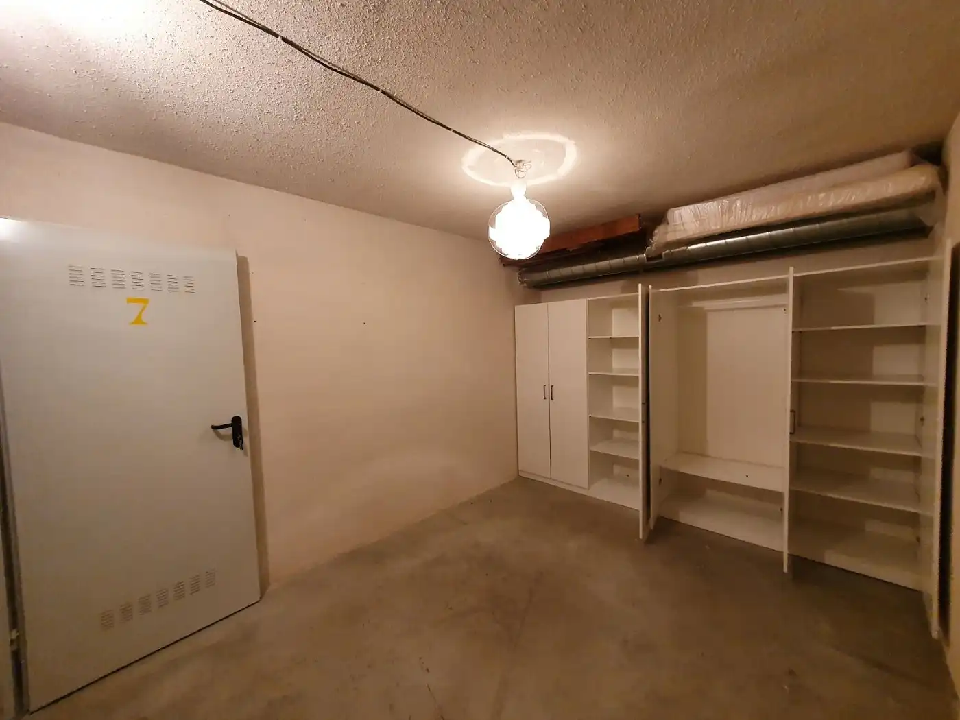 Garage for sale in Berango