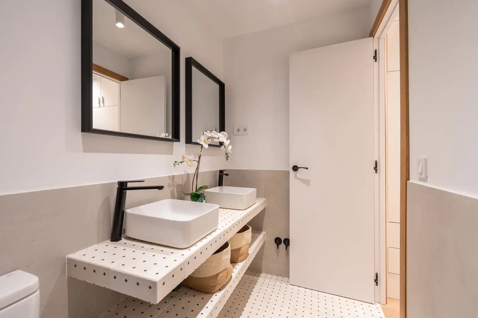 Bathroom of Flat for rent in Madrid  with Heating, Furnished and Oven