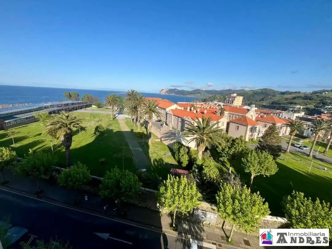 Vista exterior de Dúplex en venda en Bermeo amb Calefacció, Jardí privat i Traster