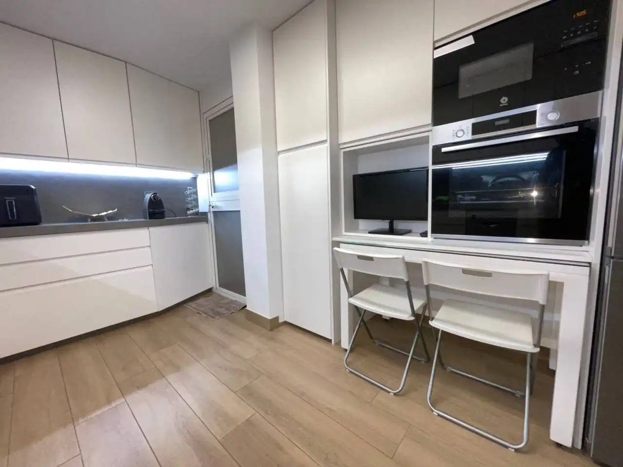 Cocina de Piso de alquiler en Estepona con Aire acondicionado, Calefacción y Terraza