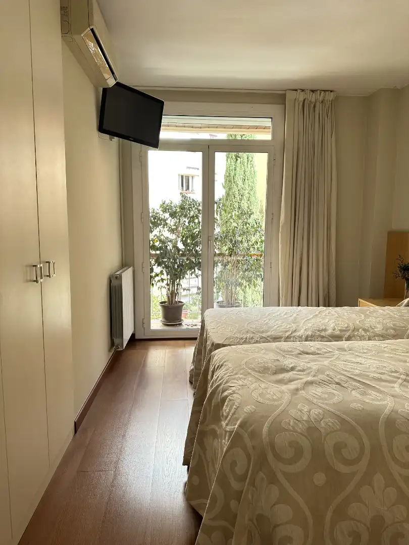Dormitori de Pis de lloguer en Barcelona amb Aire condicionat, Calefacció i Parquet