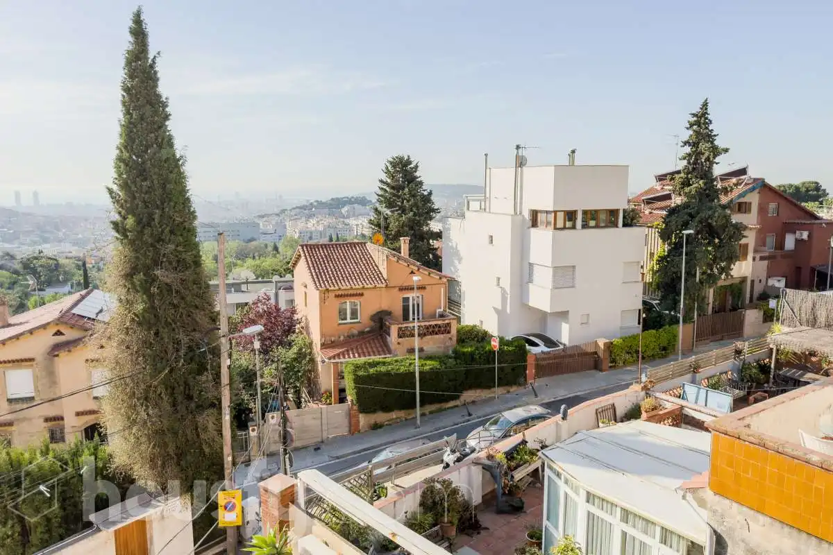 Vista exterior de Casa o chalet en venta en Barcelona con Aire acondicionado, Calefacción y Jardín privado