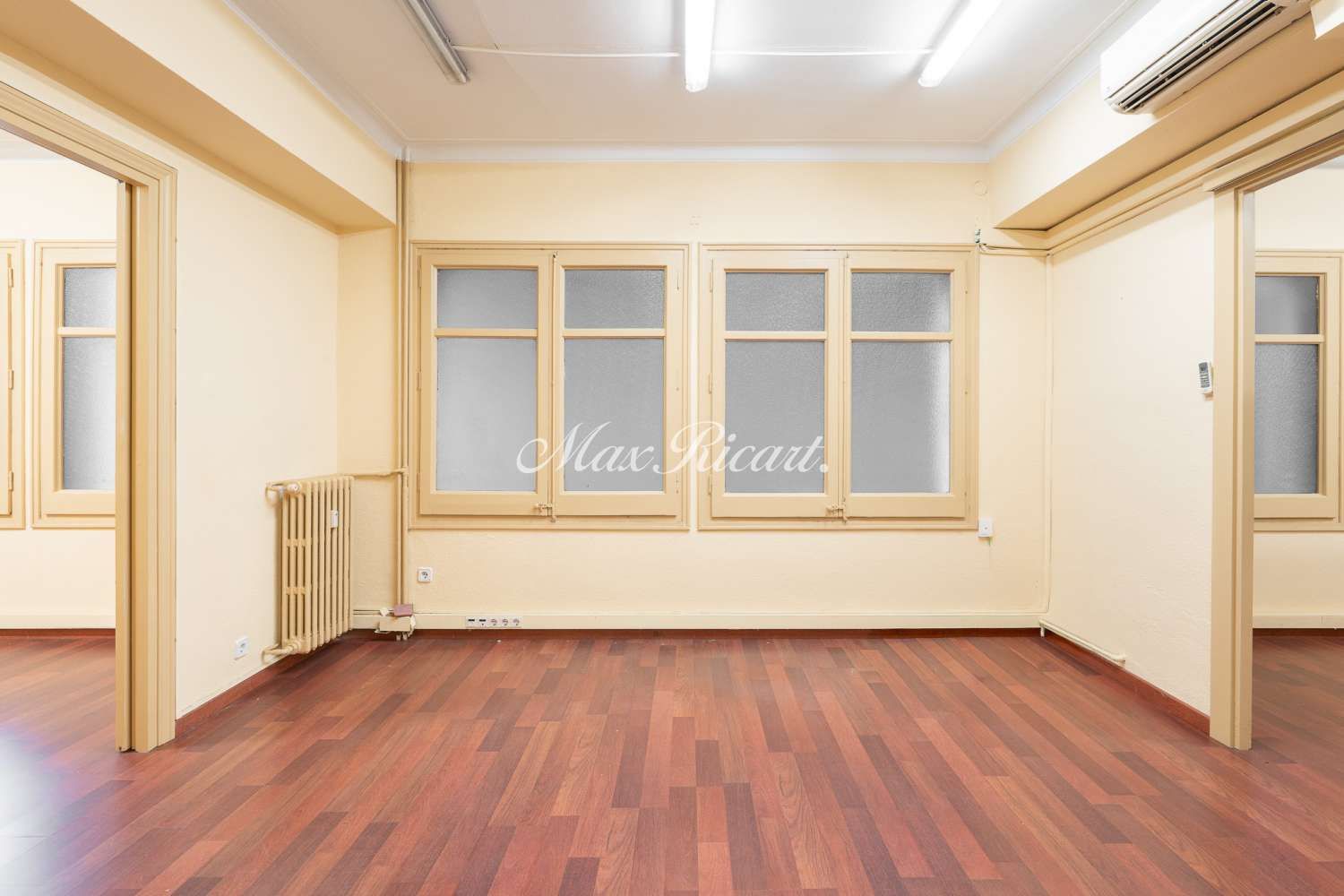 Office for sale in  Barcelona Capital  with Air Conditioner and Heating