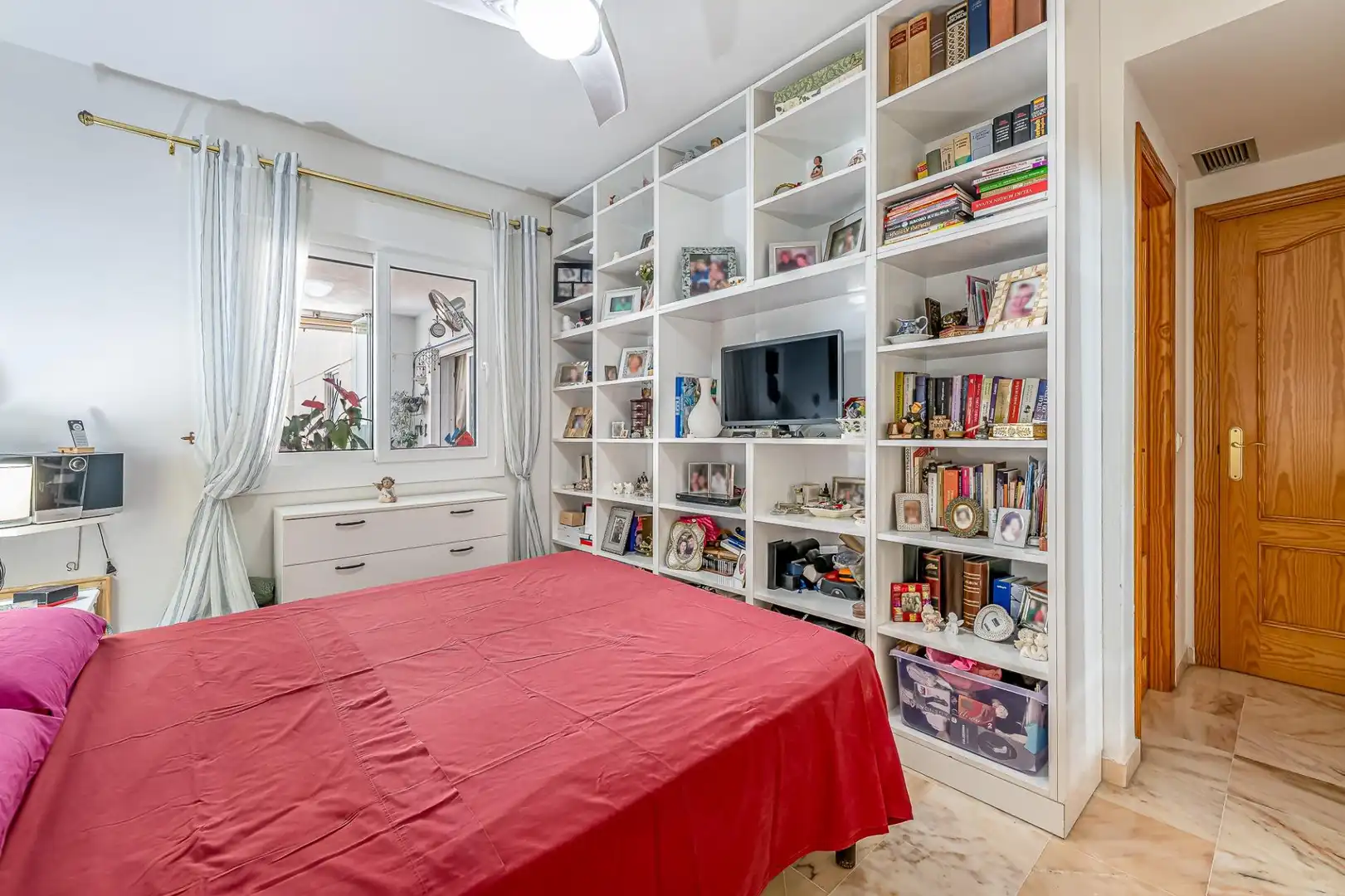 Bedroom of Flat for rent in Torrequebrada