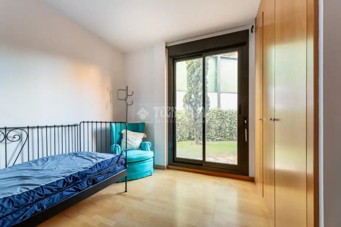 Bedroom of Flat for sale in Torrelodones  with Air Conditioner, Heating and Private garden