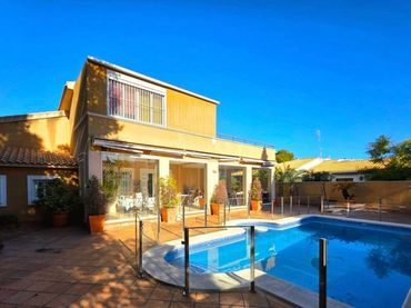 Casa rústica con piscina en venta en N/A