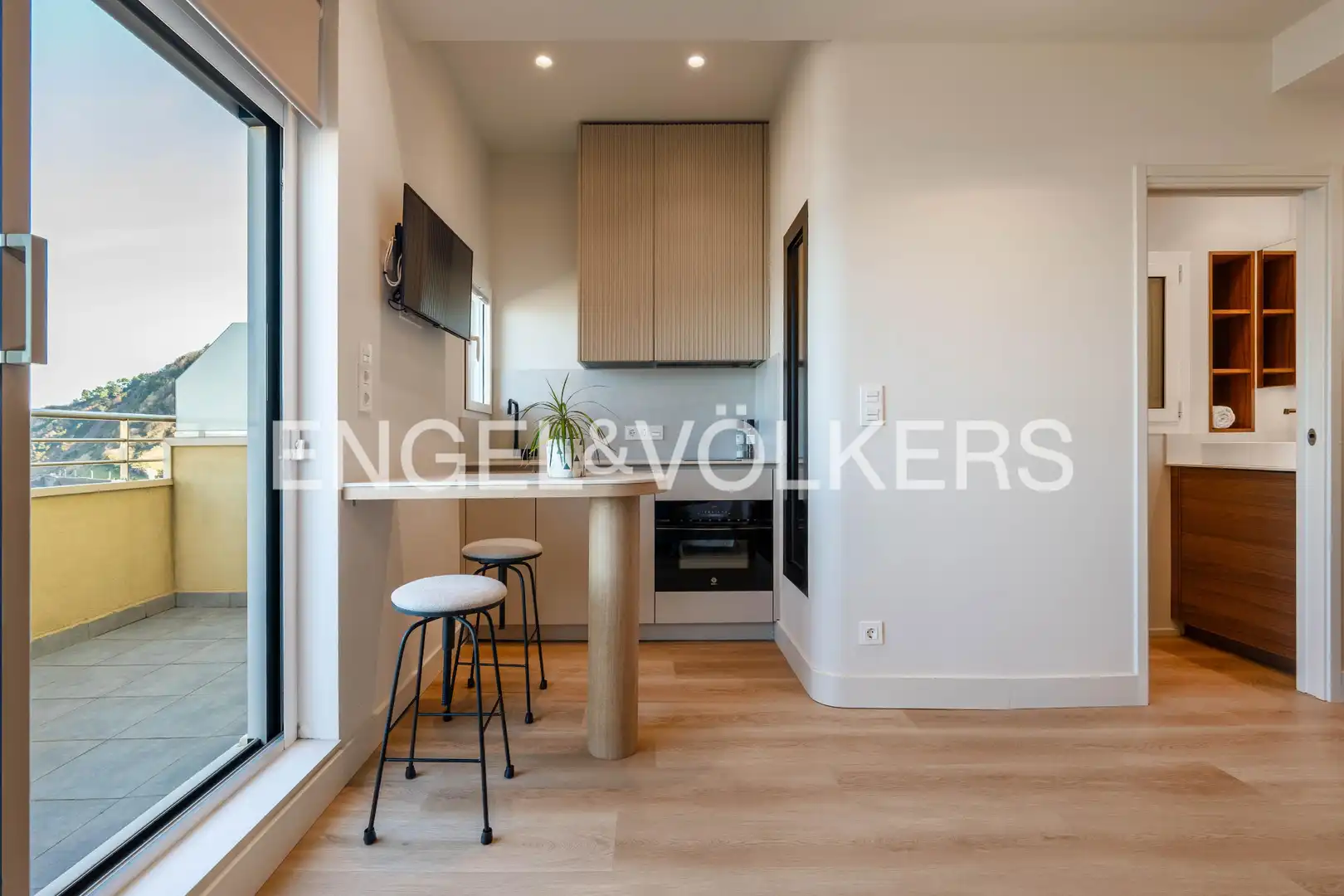 Balcony of Study for rent in Donostia - San Sebastián   with Heating, Terrace and Furnished