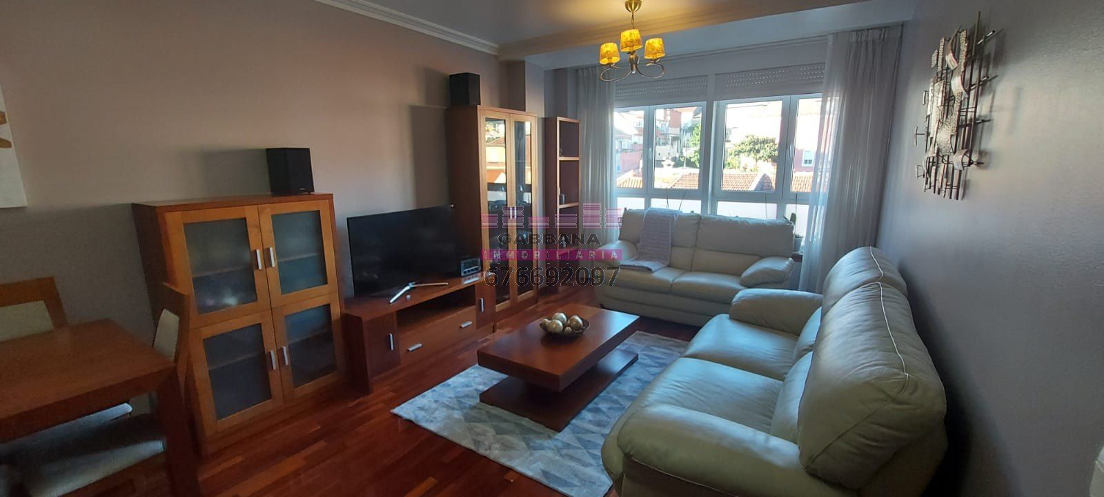Living room of Flat to rent in Vigo   with Heating, Parquet flooring and Furnished