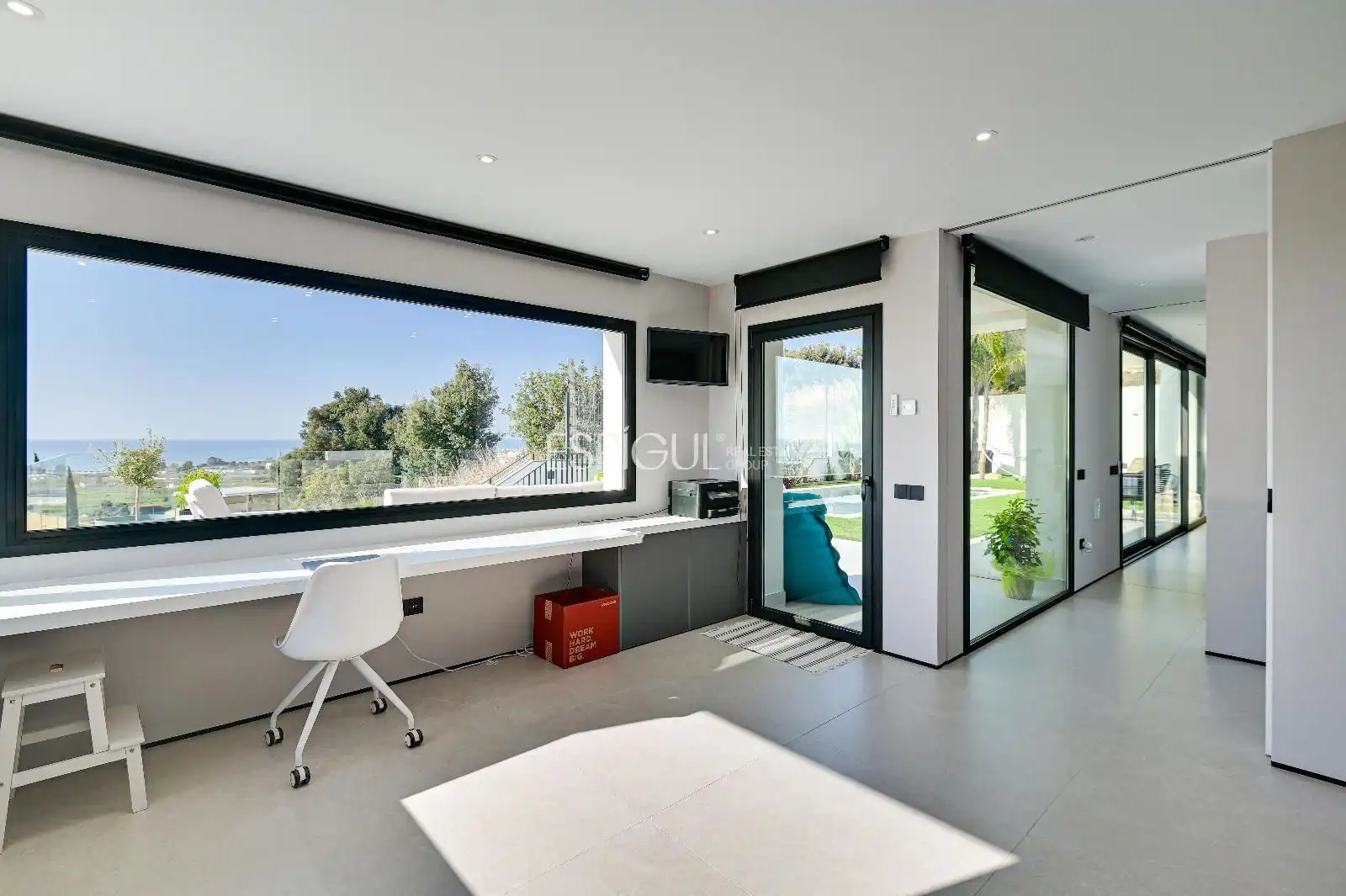 Sala d'estar de Casa o xalet en venda en Santa Susanna amb Calefacció, Jardí privat i Terrassa
