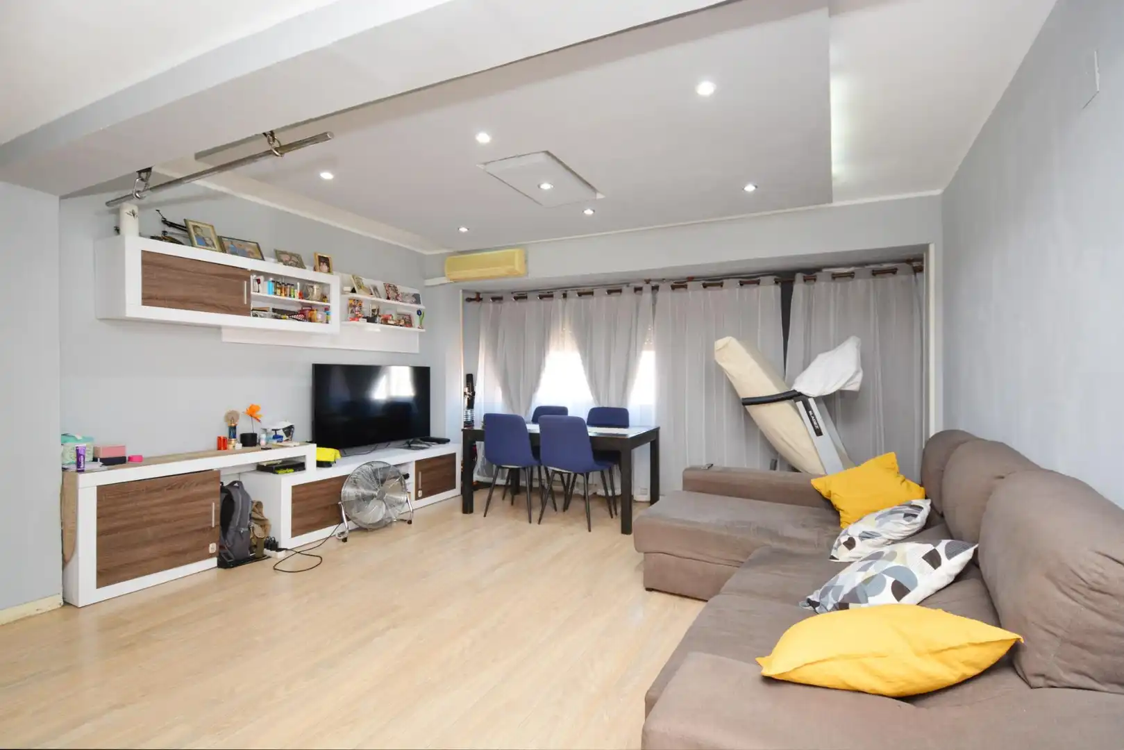 Wohnzimmer von Wohnung zum Verkauf in Zaragoza mit Klimaanlage und Heizung