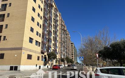 Vista exterior de Àtic en venda en  Madrid Capital amb Aire condicionat, Calefacció i Parquet