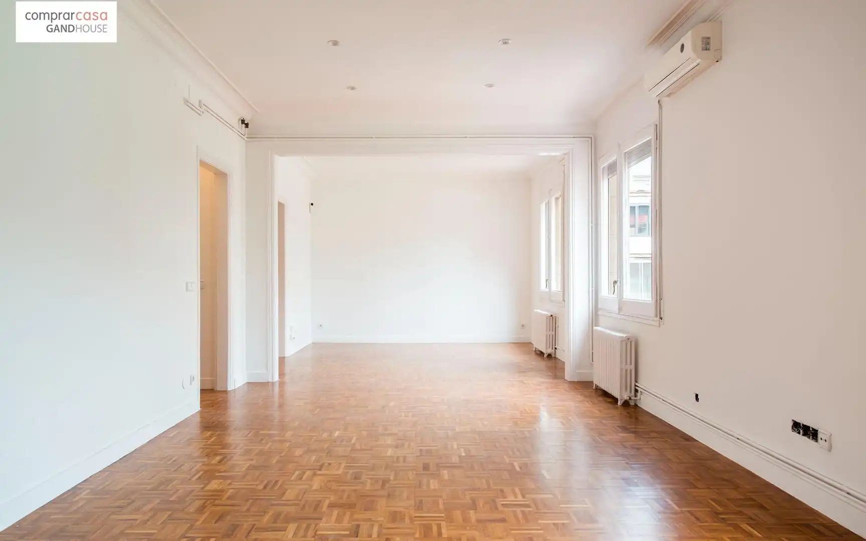 Sala de estar de Piso en venta en Barcelona con Calefacción y Alarma