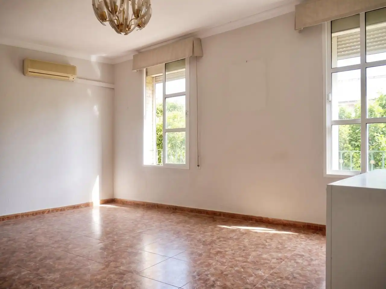 Bedroom of Flat for sale in Sevilla  with Air Conditioner and Furnished