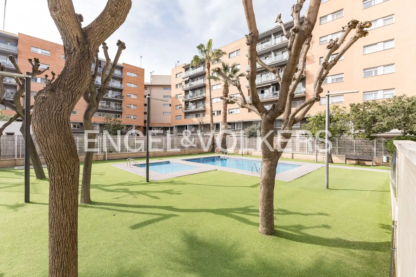 Exterior view of Flat for sale in Barcelona  with Air Conditioner, Heating and Private garden