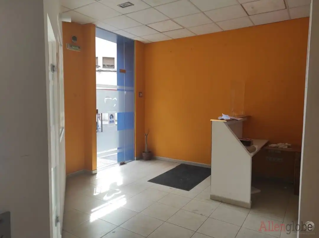Local de alquiler en Oviedo  con Aire acondicionado
