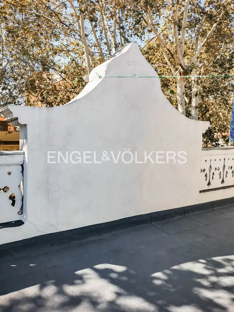 Exterior view of Houses for sale in Barcelona  with Heating, Terrace and Balcony