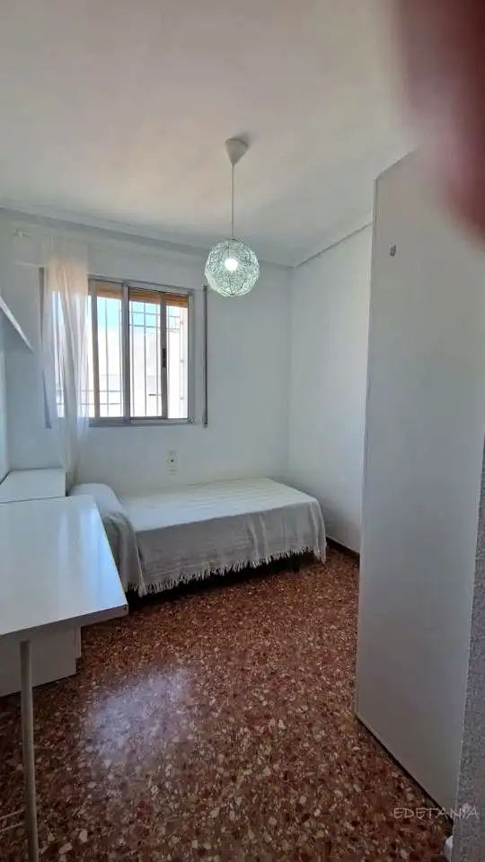 Habitación de Piso en venta en Alfara del Patriarca con Aire acondicionado, Trastero y Amueblado