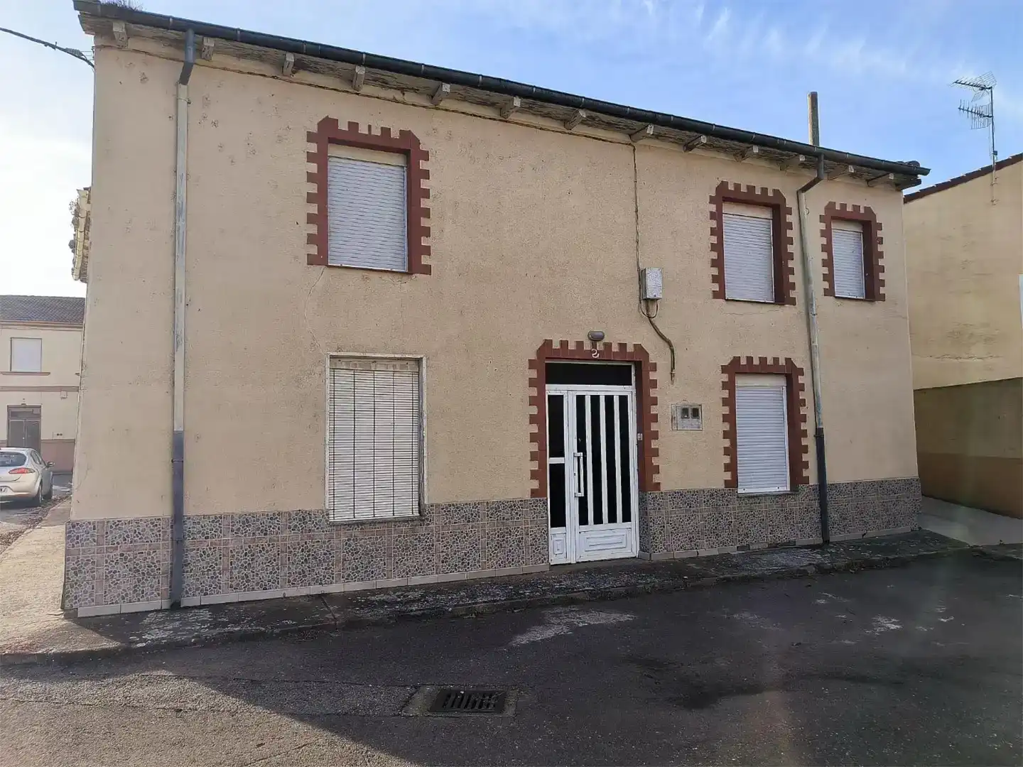 Vista exterior de Casa adosada en venda en Palacios de la Valduerna amb Moblat