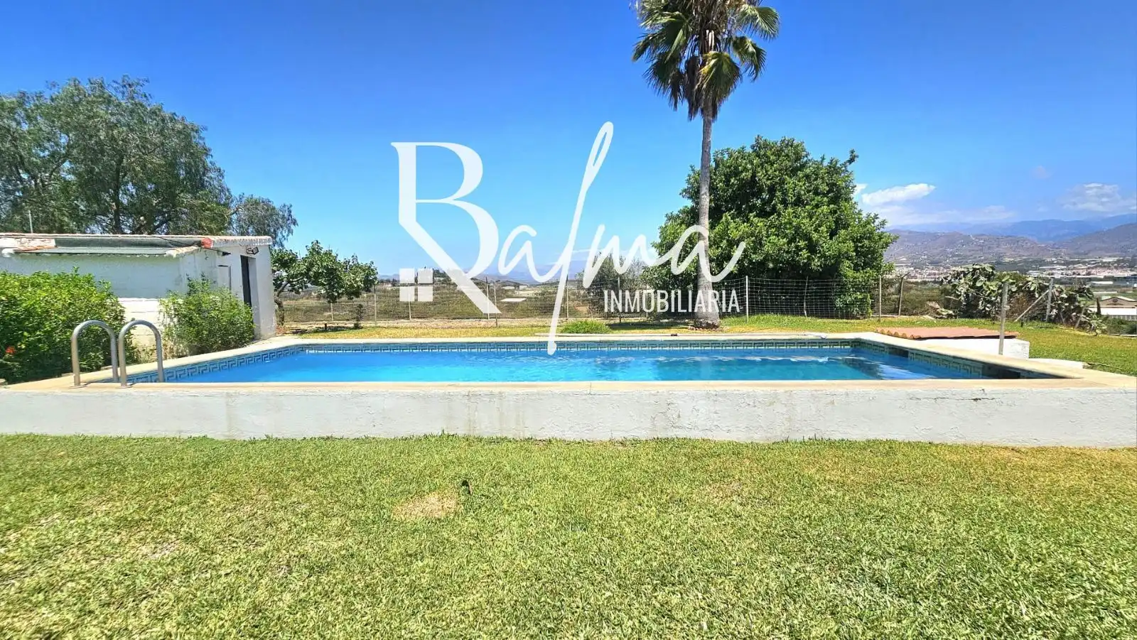 Jardí de Casa o xalet en venda en Vélez-Málaga amb Terrassa, Traster i Piscina