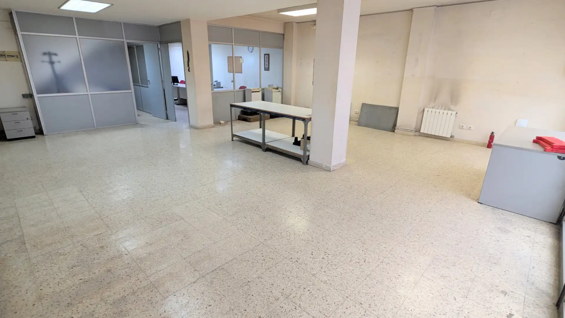 Local en venta en Barcelona con Calefacción, Internet y Alarma