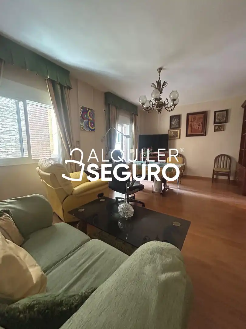 Flat with lift to rent in agustina de aragon